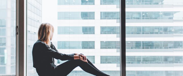 What are the Benefits of Motorized Window Shades in Commercial Settings?